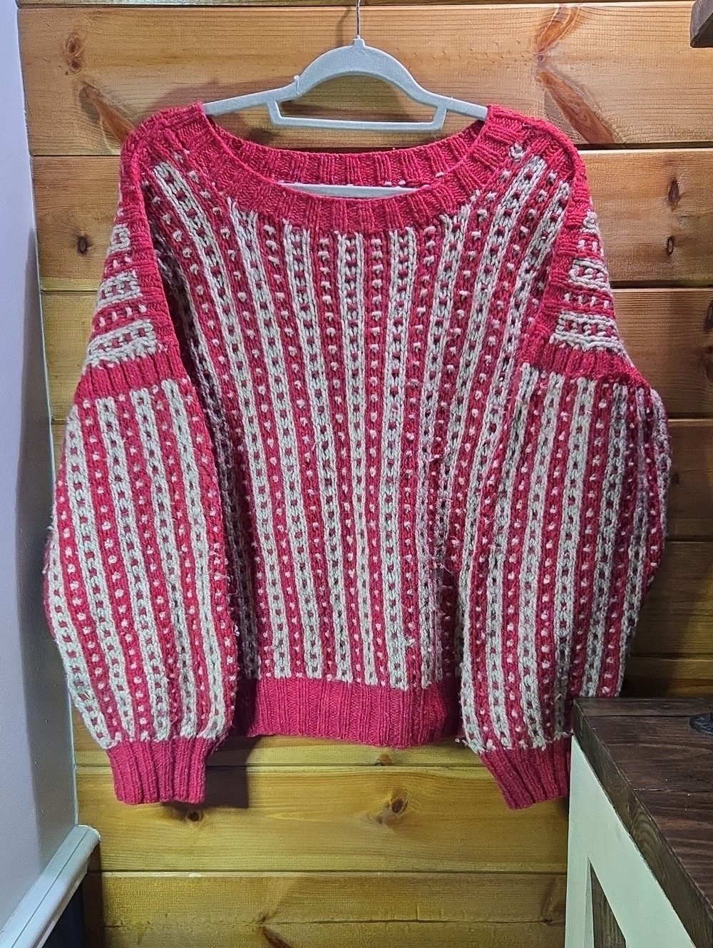 Vintage Unbranded Chunky Red and Beige Striped Knit Crewneck Sweater Large